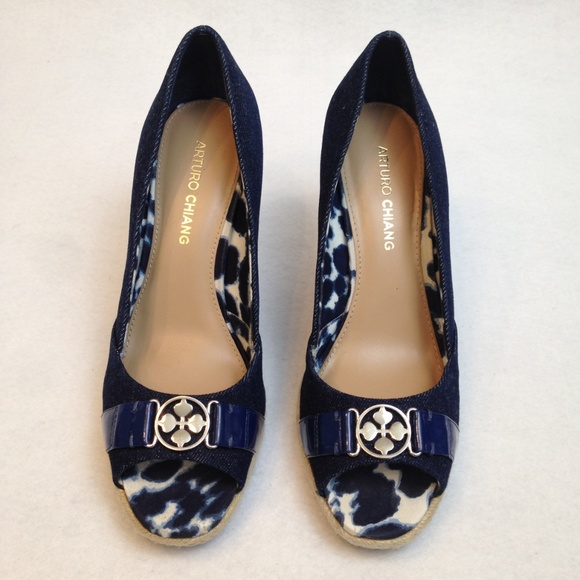 Arturo Chiang Shoes - Arturo Chiang Women Denim Blue White Wedge Size 8